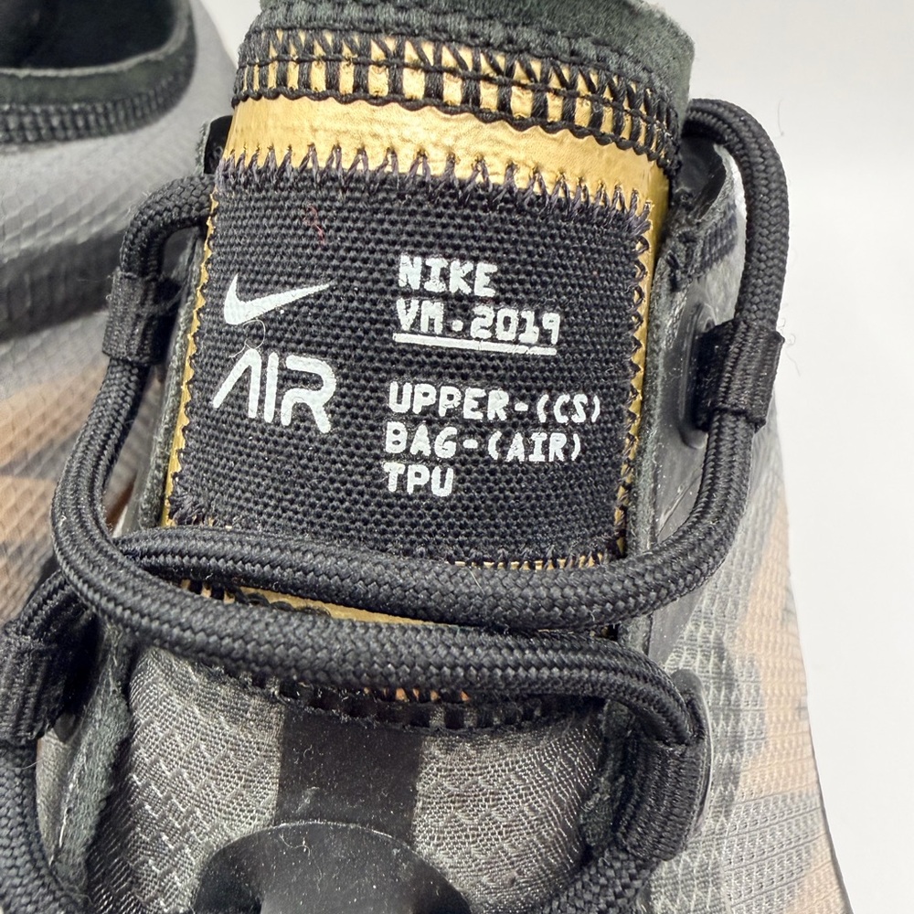 Nike 2019 Vapormax Black and Gold - Picture 3 of 5